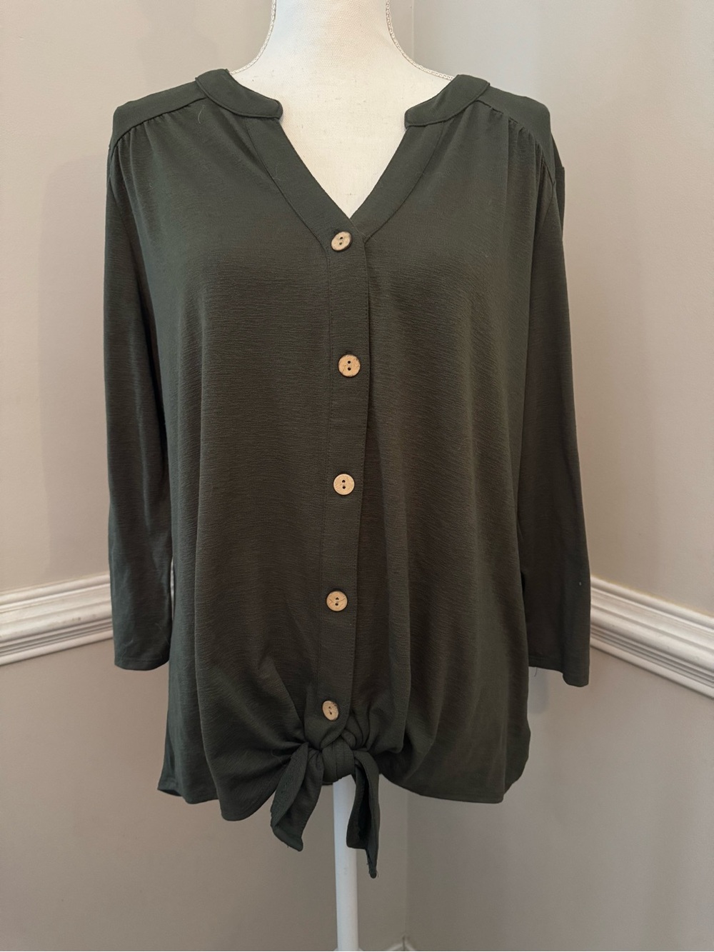 Fortune + Ivy Olive Green Button-Front Tie Hem Blouse Size L New